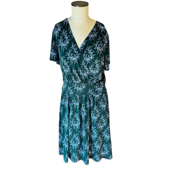 Lark & Ro Fixed Wrap Hunter Green Floral Short Sleeve Casual Dress Size 16 - Picture 2 of 9